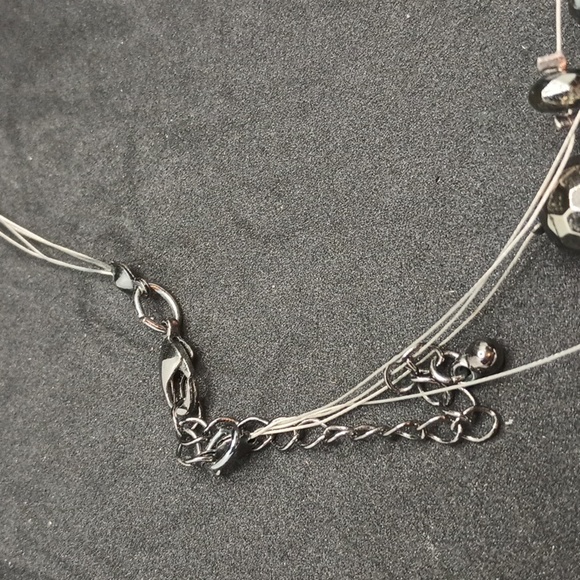 vintage 3 layer gray sparkly beaded necklace - Picture 3 of 3